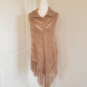 Kenneth Cole Reaction Boho crochet sweater poncho shawl with fringe